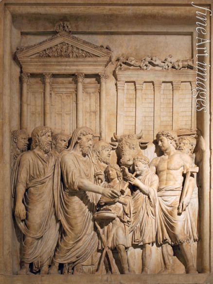 Art of Ancient Rome Classical sculpture - Marcus Aurelius and members of the Imperial family offer sacrifice in gratitude for success against Germanic tribes