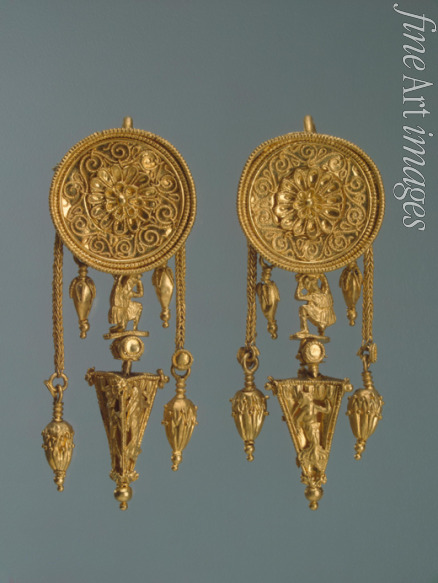 Ancient jewelry - Pair of gold earrings