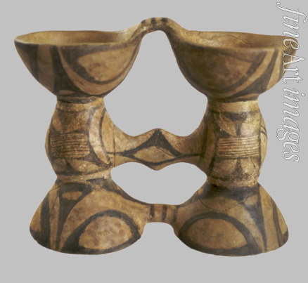 Prähistorische Kulturen Russlands - Binokular-förmiges Keramikgefäss