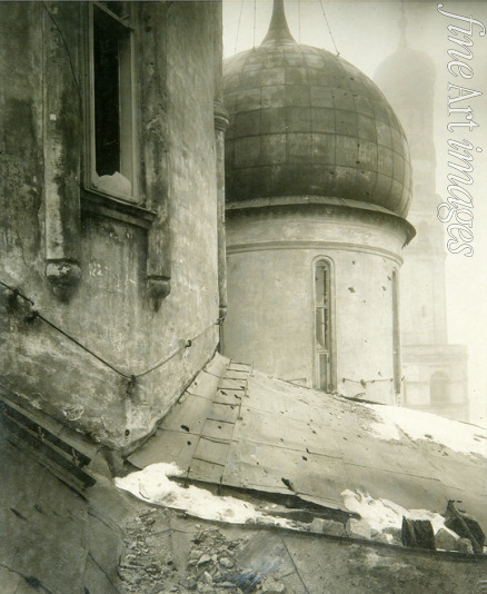 Pawlow Pjotr Petrowitsch - Die Mariä-Entschlafens-Kathedrale im Moskauer Kreml nach dem Beschuss im November 1917