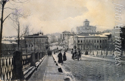 Russian Photographer - Moscow in Winter. View of the Znamenka Street