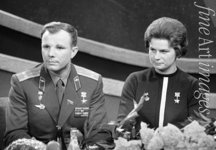 Unbekannter Fotograf - Die Kosmonauten Juri Gagarin und Walentina Tereschkowa