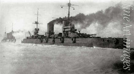 Unbekannter Fotograf - Der Eismarsch der Baltischen Flotte. Schlachtschiff Sewastopol