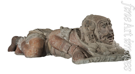 Pre-Columbian art - Sculpture of a man with attributes of jaguar