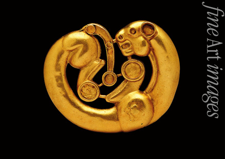 Scythian Art Collection of Peter the Great - Gold plaque in the shape of a coiled panther 