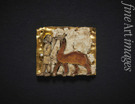 Zentralasiatische Kunst - Votivplatte in Cloisonné-Technik mit Mann, ein Kamel führend. Aus dem Oxos-Tempel, Tacht-i Sangin