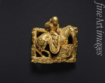 Central Asian Art - Buckle with boar hunting scene