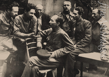 Unbekannter Fotograf - Felix Dserschinski (1877-1926) und Mitglieder des Tscheka-Kollegiums