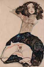 Schiele, Egon - Schwarzhaariges Mädchen mit hochgeschlagenem Rock
