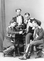 Lewizki, Sergei Lwowitsch - Großfürst Alexander mit Bruder Wladimir und Cousins Nikolaus Maximilanowitsch und Sergei Maximilanowitsch von Leuchtenberg