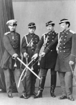 Lewizki, Sergei Lwowitsch - Großfürst Alexander mit Bruder Wladimir und Cousins Nikolaus Maximilanowitsch und Sergei Maximilanowitsch von Leuchtenberg