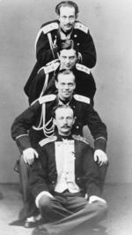 Lewizki, Sergei Lwowitsch - Großfürst Alexander mit Bruder Wladimir und Cousins Nikolaus Maximilanowitsch und Sergei Maximilanowitsch von Leuchtenberg