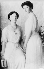 Fotoatelier K. von Hahn - Die Großfürstinnen Olga von Russland und Tatjana von Russland