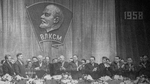 Unbekannter Fotograf - Nikita Chruschtschow auf dem Plenum des ZK des Komsomol zum 40. Jahrestag des Komsomol am 30. Oktober 1958