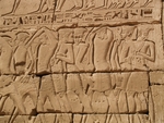 Altägyptische Kunst - Die gefangene Philister. Relief der Tempelwand von Totentempel des Ramses III., Medinet Habu