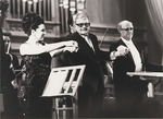 Unbekannter Fotograf - Galina Wischnewskaja, Dmitri Schostakowitsch und Mstislaw Rostropowitsch nach der Aufführung der 14. Sinfonie am 15.09.1973