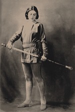 Unbekannter Fotograf - Winifred Lenihan als Johanna im Theterstück Die heilige Johanna von George Bernard Shaw im Garrick Theatre