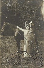 Unbekannter Fotograf - Opernsängerin Félia Litvinne (1860-1936) als Brünnhilde in Oper Die Walküre von R. Wagner