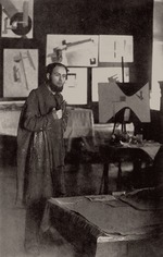 Unbekannter Fotograf - El Lissitzky in seinem Atelier in Witebsk