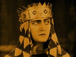 Unbekannter Fotograf - Margarete Schön als Kriemhild im Film Die Nibelungen: Kriemhilds Rache von Fritz Lang