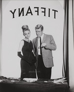 Unbekannter Fotograf - Audrey Hepburn und George Peppard in Frühstück bei Tiffany