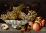 Galizia, Fede - Stillleben mit Trauben in einer weissen Keramikschale, einem Granatapfel und Birnen auf einer Steinplinthe