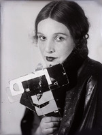 Unbekannter Fotograf - Sinaida Reich im Theaterstück Der großartige Hahnrei (Le Cocu Magnifique) von F. Crommelynck