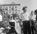 Unbekannter Fotograf - Filmregisseur Georgi Danelija am Set von Zwischenlandung in Moskau