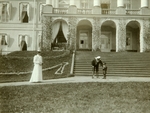 Photo studio K. von Hahn - Empress Alexandra Fyodorovna with Tsarevich Alexei of Russia in Summer Residene Ropsha