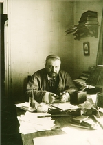 Bulla, Karl Karlovich - Author Alexander I. Kuprin at his worktable in Gatchina