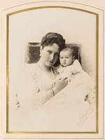 Levitsky, Sergei Lvovich - Empress Alexandra Fyodorovna with the infant Anastasia, fourth and youngest daughter of Nicholas II