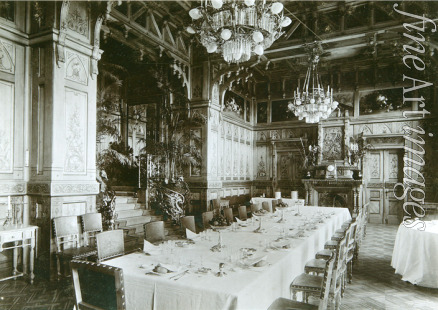 Photo studio I. Mechkovsky - The Dining room of the Emperor palace in the Bialowieza Park