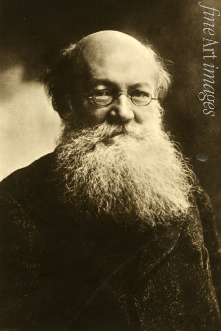 Nadar Gaspard-Félix - Portrait of Count Peter (Pyotr) Alexeyevich Kropotkin (1842-1921)