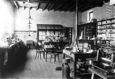 Unbekannter Fotograf - Laboratorium von Alfred Nobel in seiner Villa in Sanremo