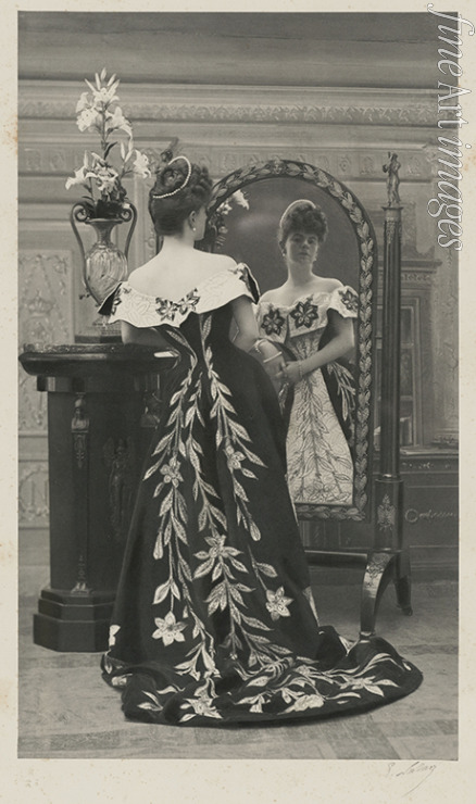 Nadar Gaspard-Félix - Élisabeth, Countess Greffulhe (1860-1952), née de Riquet de Caraman-Chimay