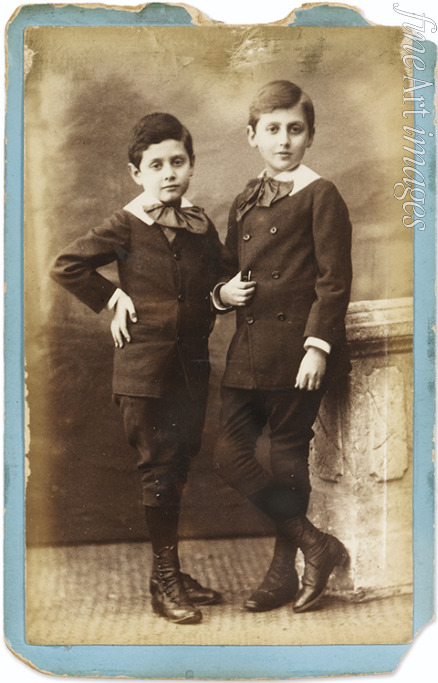 Photo studio Hermann & Cie - Marcel and Robert Proust as children