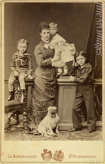 Bergamasco Charles (Karl) - Grand Duchess Maria Fyodorovna with children, Nicholas Alexandrovich, George Alexandrovich and Xenia Alexandrovna