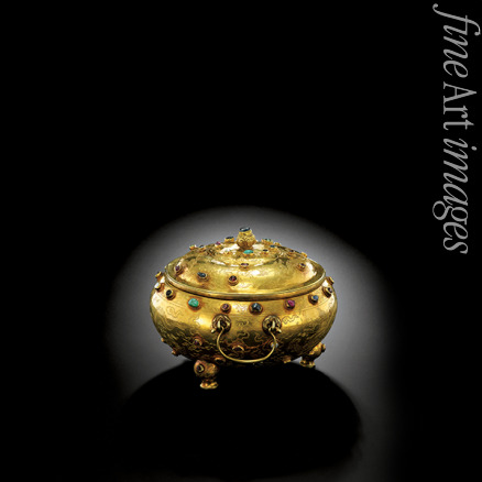 Orientalische angewandte Kunst - Goldenes Dreifuß-Gefäß mit Deckel